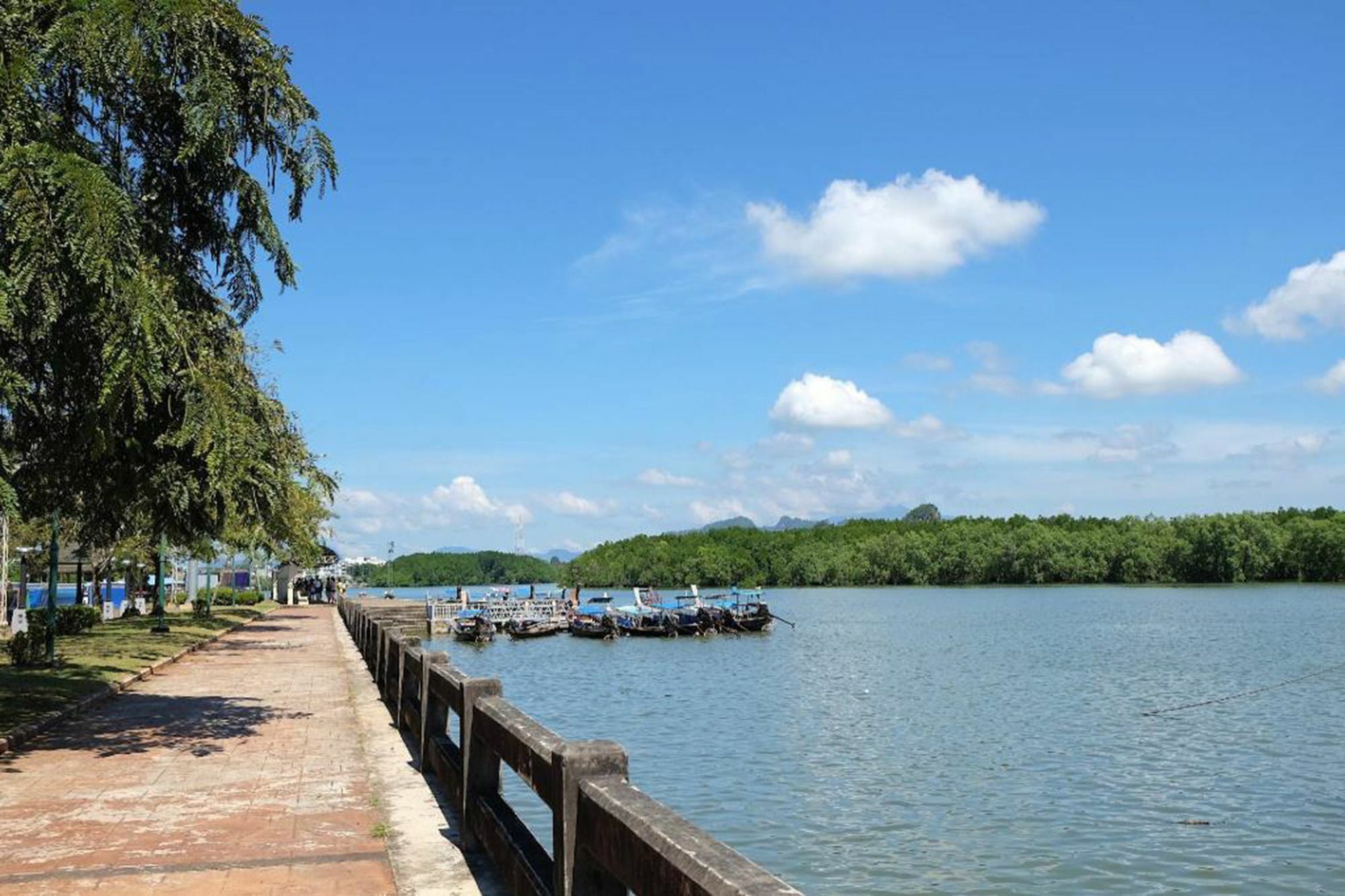 Krabi Marina Seaview Hotel Exterior photo